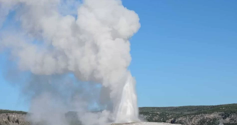 Old Faithful Geyser, Yellowstone National Park
